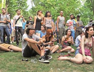 Irked by tipsy youth, Turkish PM defends booze restrictions