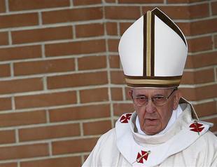 Pope condemns mafias, prays mafiosi will follow God