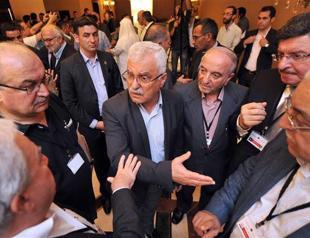 Syrian opposition split as peace moves forge ahead