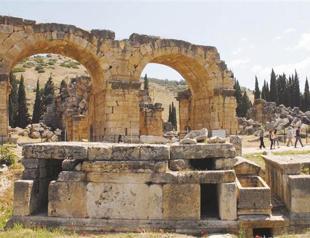 Italians and Turks to cooperate on Hierapolis