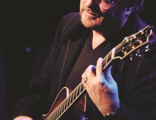 Taylor plays on Akbank Sanat stage