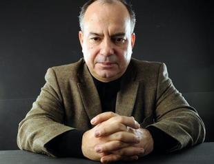 Hürriyet columnist Sedat Ergin receives media ethics award