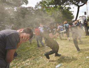 Main opposition protests gas use with booklet depicting Turkish PM as ‘Gasman’