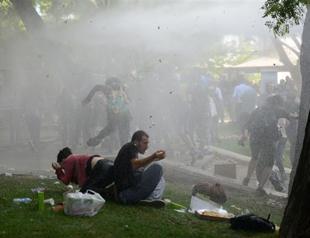 US and EU concerned by violent police raid against Taksim Gezi Park protesters