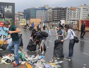 Protesters clean Taksim area after police withdrawal