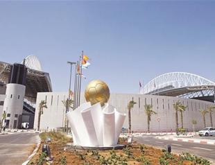 Major sports organizations are double-edged swords for hosts