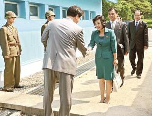 Two Koreas strike accord on high-level negotiations