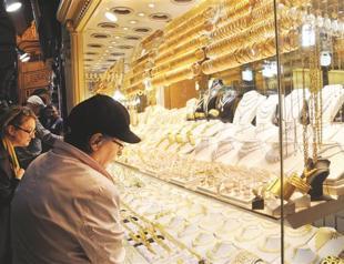 Gold rush now eased, fall in price still likely
