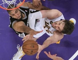 Spurs sweep depleted Lakers out of playoffs