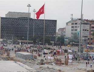 Syria issues Turkey travel warning after protests