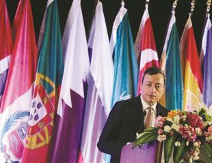 Eurozone chief defends bond policy ahead of court hearing