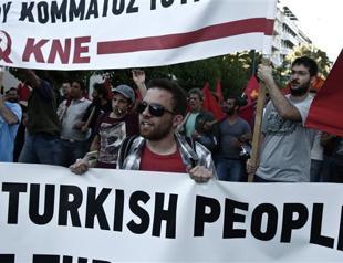 Greek leftists march in support of Turkish protesters
