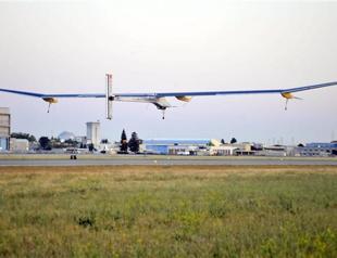 Solar plane lands in US Midwest after storms