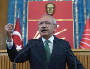 Main opposition leader defends social media