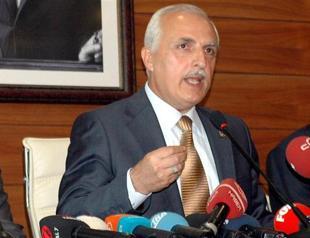 Istanbul governor says police crackdown in Taksim aimed only to remove banners