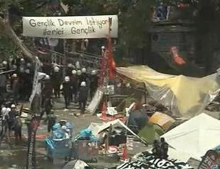 Riot police enter Taksim’s Gezi Park