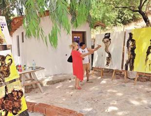 Resistance in Gezi Park on canvas of artists