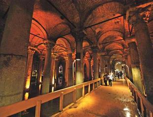 Record number of tourists at Basilica mentioned in Dan Browns new book