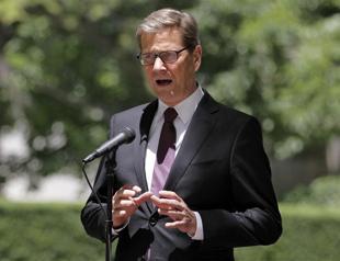 German FM calls on Turkish PM to de-escalate tensions in country