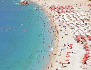 Troubled tourism sector sets hopes on Ramadan