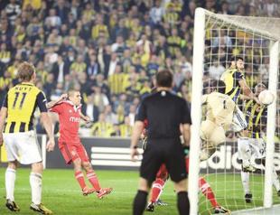 Fenerbahçe clashes with Benfica in bid for maiden European final