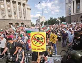 Bulgarian PM defies protesters’ call to quit