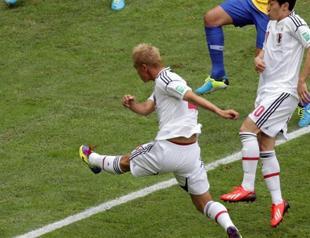 Japan takes on Italy, hopes to avoid early exit from cup