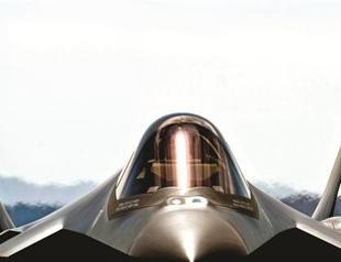 Pentagon, contractors take aim at F-35 costs