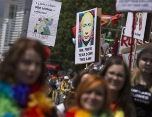 Russian upper house approves anti-gay propaganda bill
