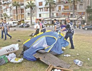Police raid protesters’ tents in Izmir, supporters released