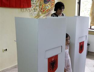 Deadly shootout mars Albania vote