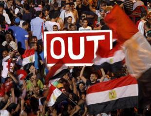 Egypts Morsi faces deadline from opposition, army
