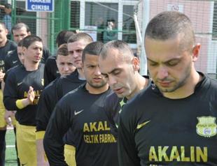 Turkish footballers shave heads to protest minister