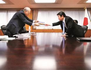 OECD backs Japan deflation fight