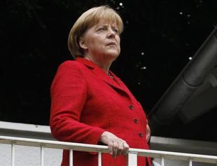 Merkel meets families of neo-Nazi cells victims
