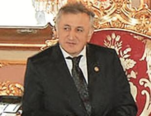 Columnists fired as daily Akşam gets new chief