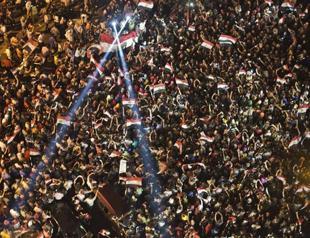 Egypt deeper in crisis as Morsi rebuffs army ultimatum