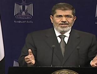 Egypts Morsi says he wont step down to protect democratic legitimacy with his life