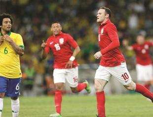 Rooney’s fate stays in focus as Moyes era starts in Asia