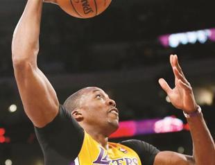 Lakers mull over backup options following Howard’s exit