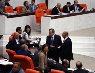 Ruling party MPs leave session for prayers, leaving opposition free to adopt proposal