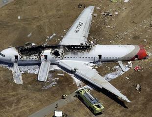 Pilot told passengers to stay in seats after US crash