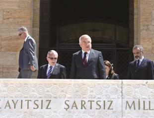 Parliaments commission discusses fate of new Constitution