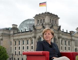 German Chancellor Merkel calls for release of Egypts Morsi