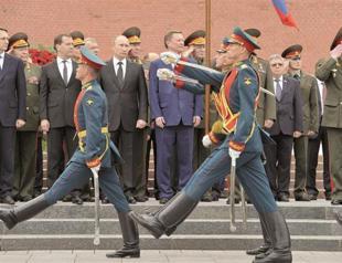 Russian army stages ‘biggest’ war games