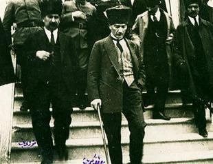 Atatürk’s old photos in auction