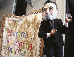 Spanish PM refuses to step down in slush fund scandal