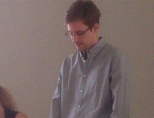 Snowden to decide on Russia asylum shortly: lawyer