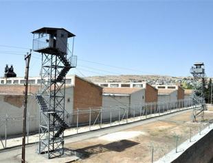 Fifteen prison officials detained in operation in Istanbul