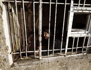 Gunmen attack two prisons in Iraq including Abu Ghraib